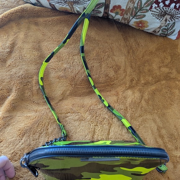 Neon Camouflage Steve Madden Bag - Picture 5 of 7